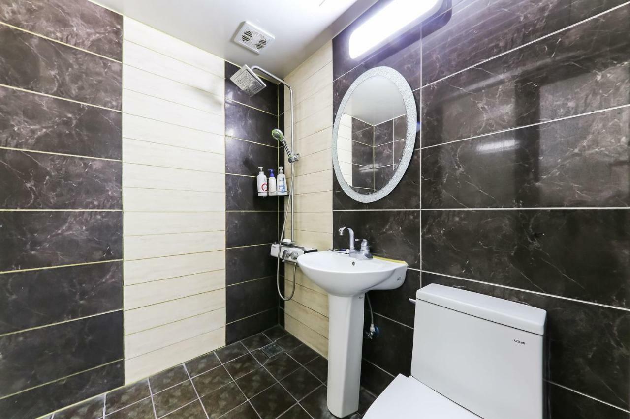 Manhatan Hotel 청주 Экстерьер фото