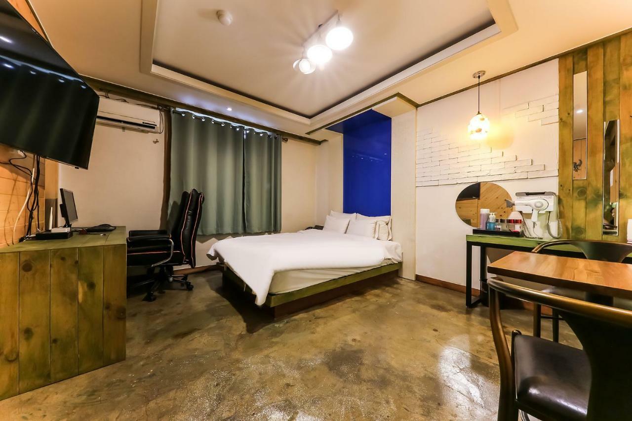 Manhatan Hotel 청주 Экстерьер фото