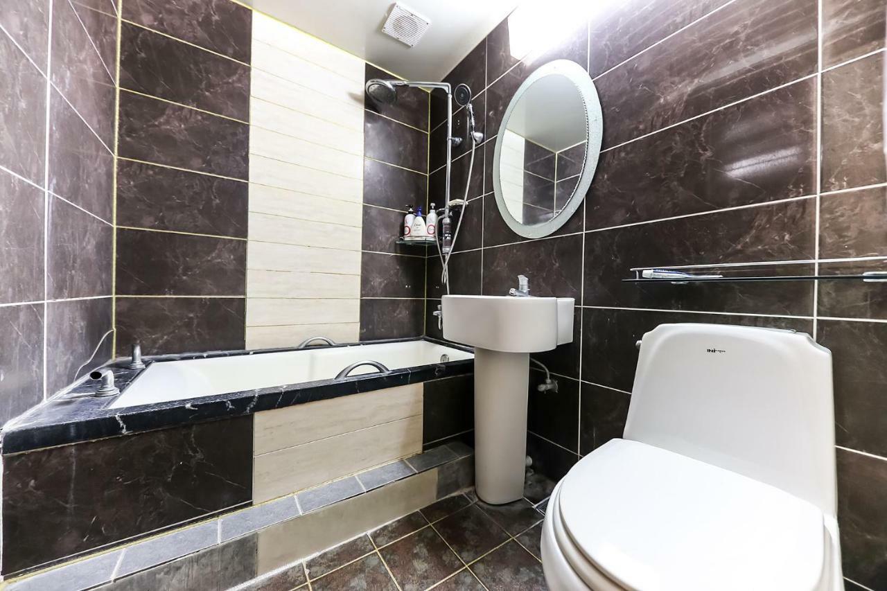 Manhatan Hotel 청주 Экстерьер фото