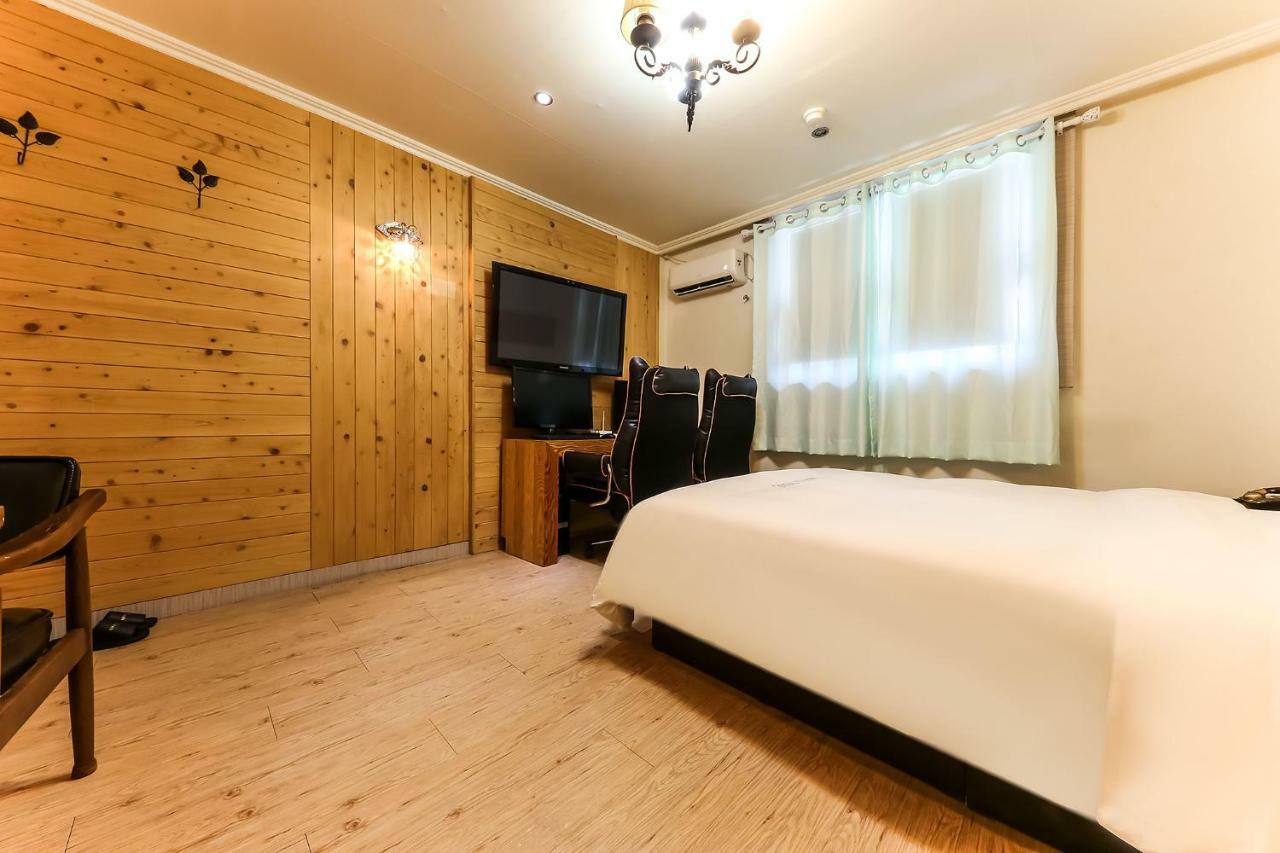 Manhatan Hotel 청주 Экстерьер фото
