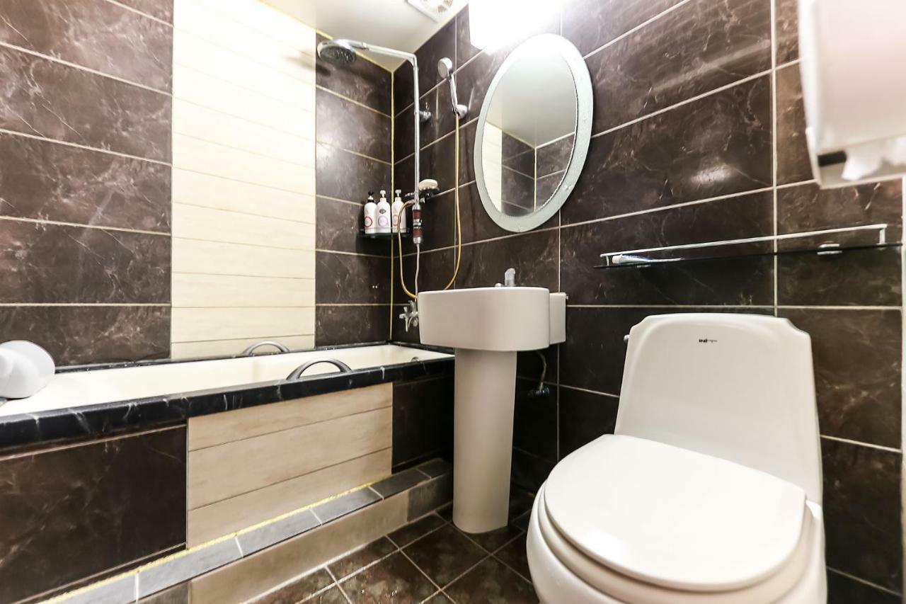 Manhatan Hotel 청주 Экстерьер фото