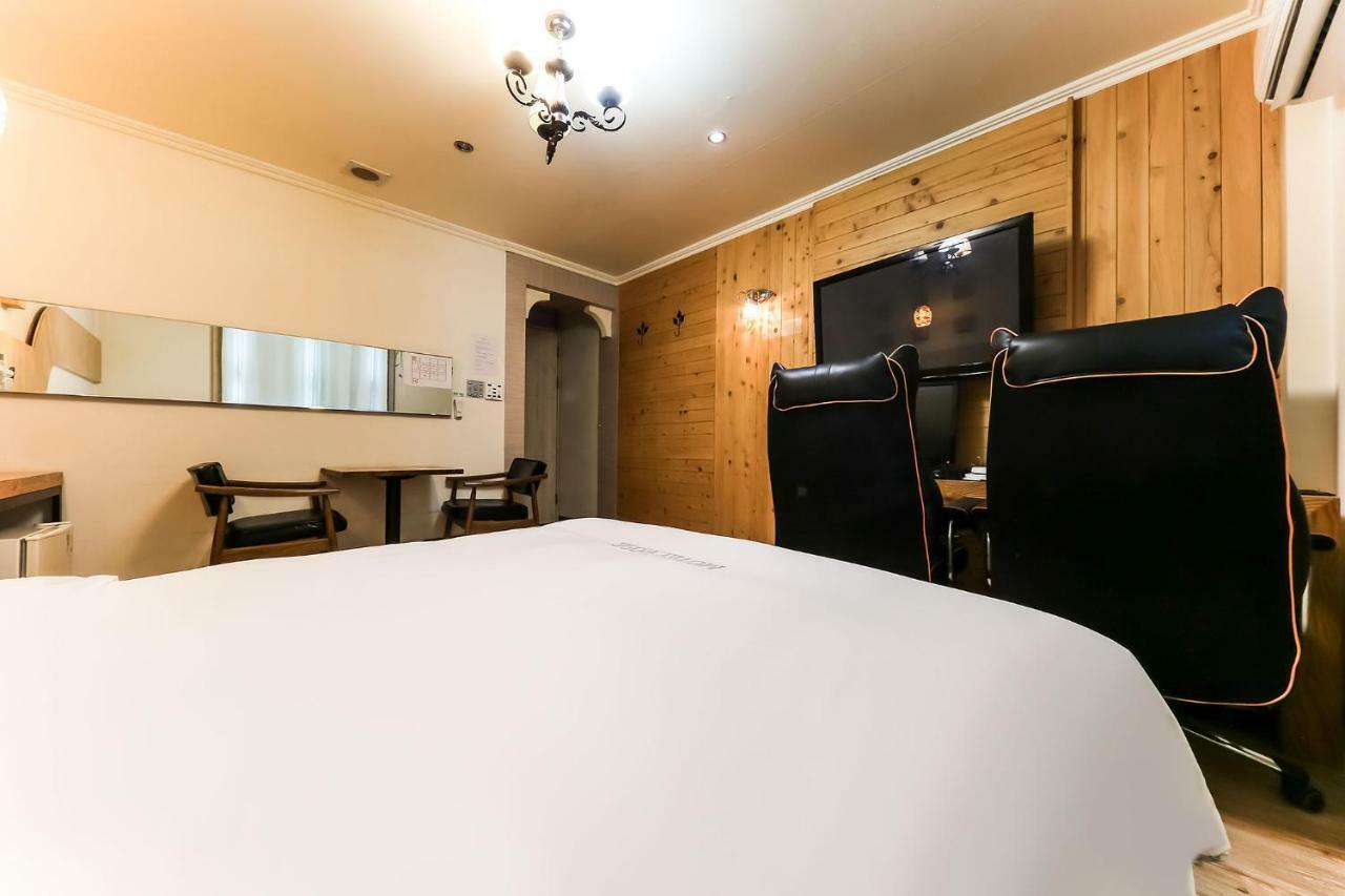 Manhatan Hotel 청주 Экстерьер фото